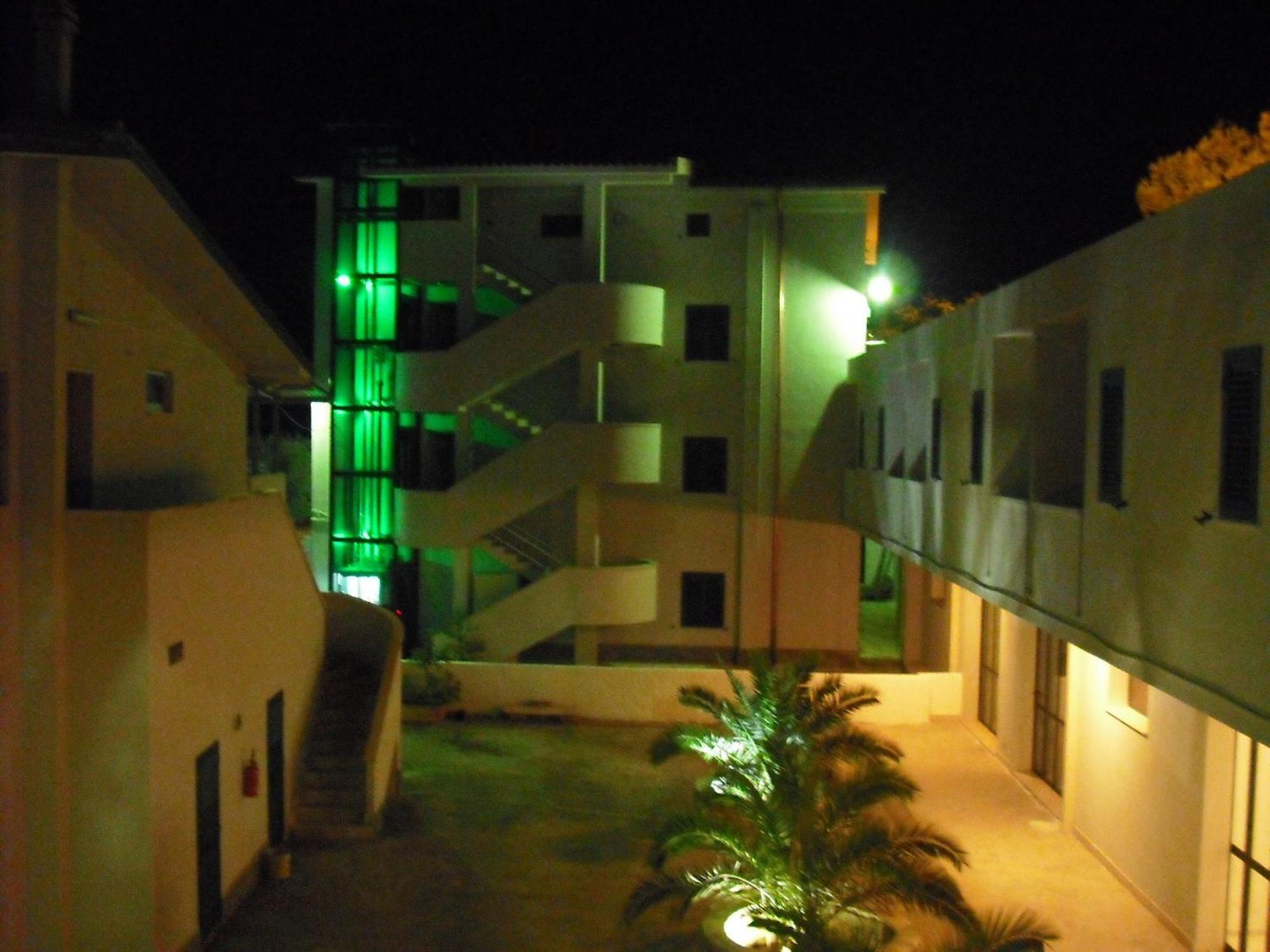 Albergo 2 Pini Rodi Garganico Exterior photo