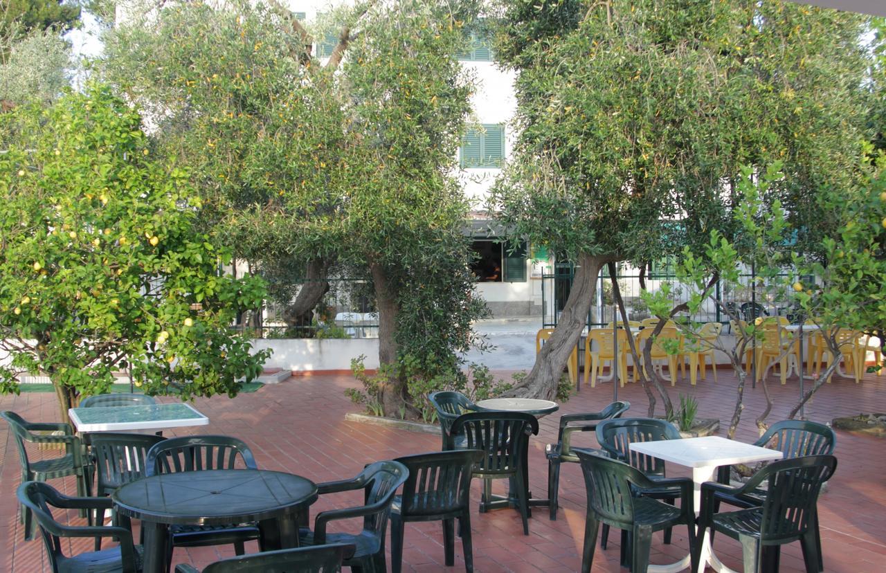 Albergo 2 Pini Rodi Garganico Exterior photo