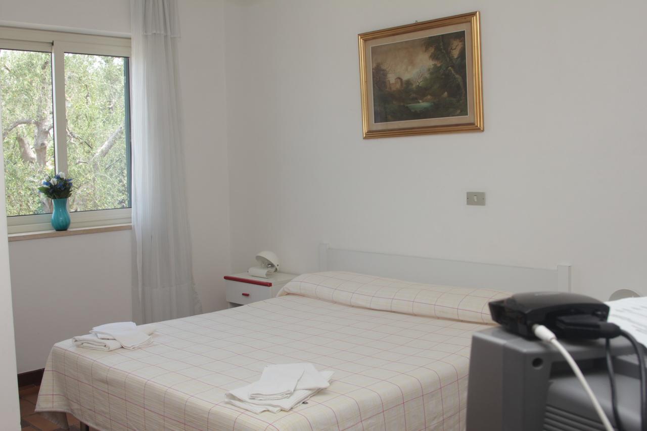 Albergo 2 Pini Rodi Garganico Exterior photo